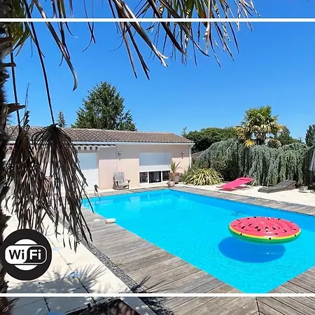 Hébergement de vacances Maison Paisible à La Campagne Avec Piscine Bouex